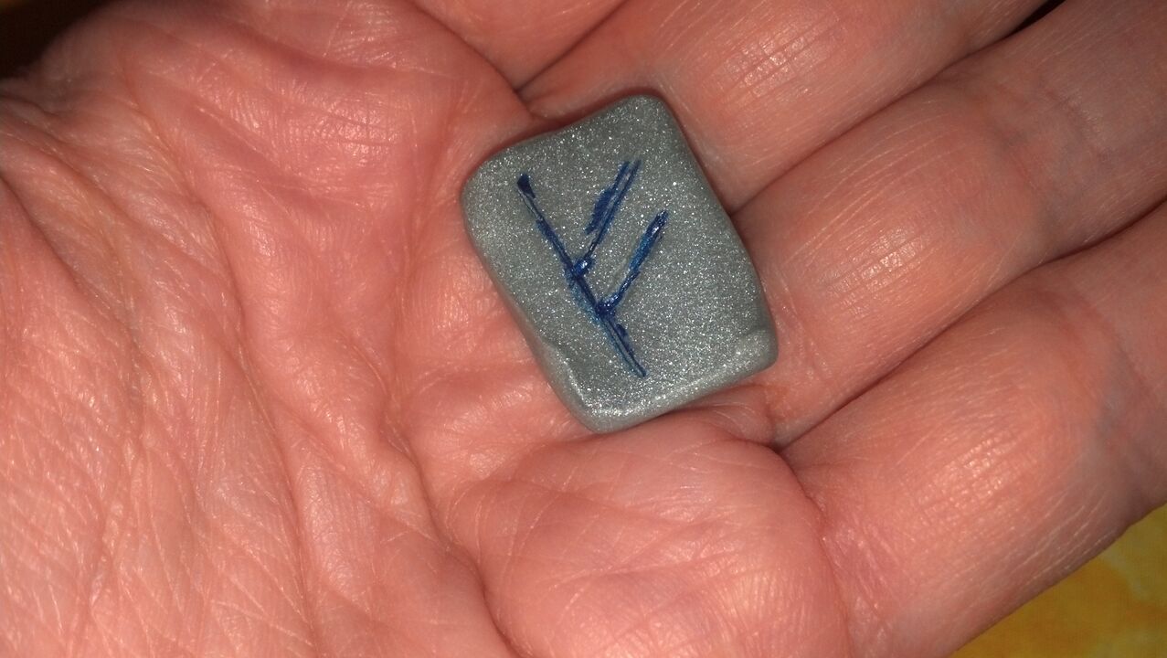 Rune amulet სიმდიდრის მოსაზიდად